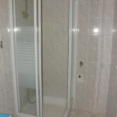 Casa de hóspedes And By The Sea Stanici, - 14782 3*
